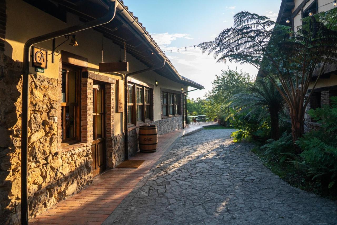 La Montaña Mágica Hotel Rural Vibano Exterior foto